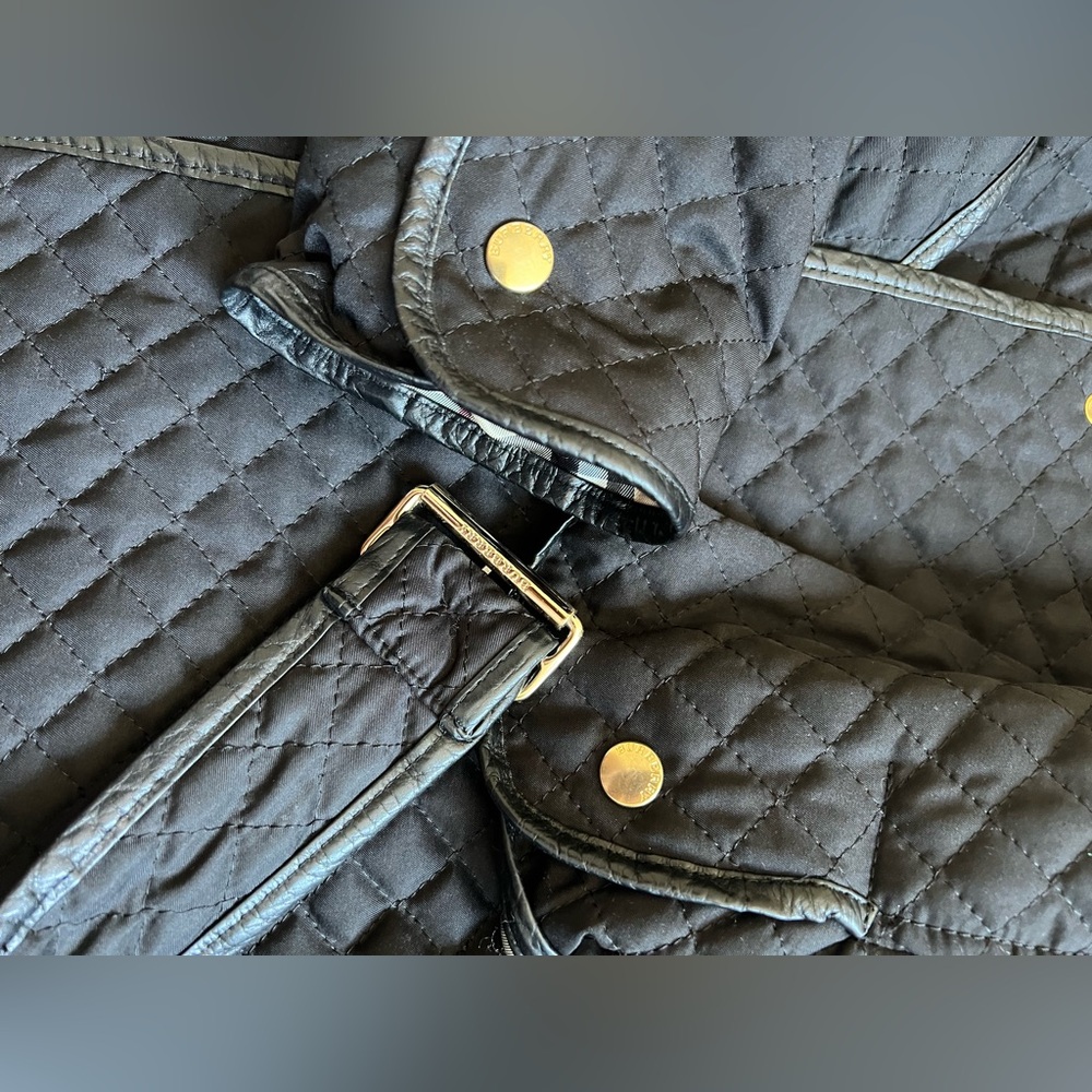 Women's Black Quilted Coat Burberry USA small - Picture 5 of 13